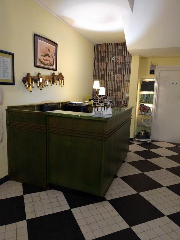 Logis La Cremaillere Hotel Montelimar Ngoại thất bức ảnh